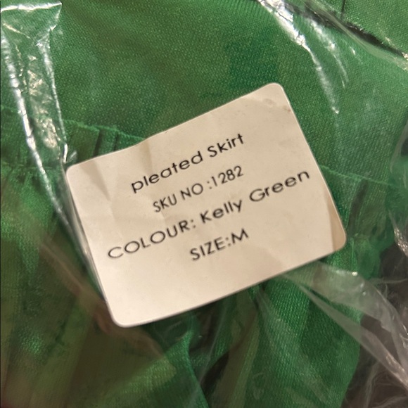 Brand New Kelly Green Pleated Layered Maxi Skirt - Picture 2 of 2